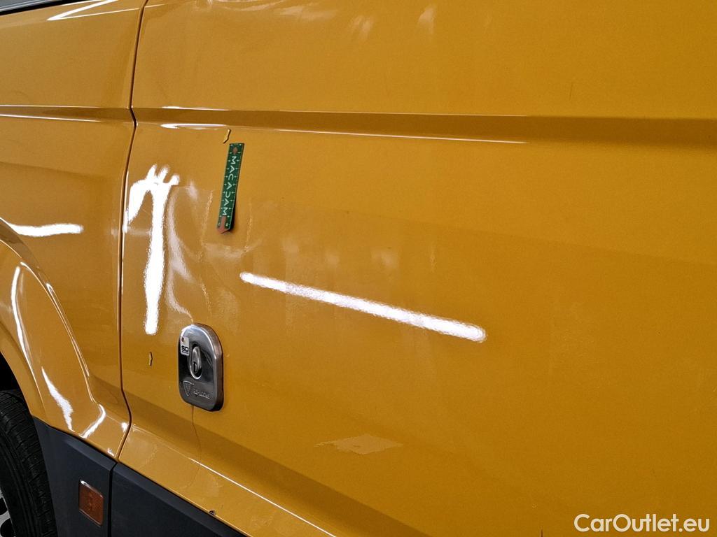  Volkswagen  Crafter  Fourgon Fourgon 35 mittlerer Radstand mit Hochdach FWD 2.0 #5