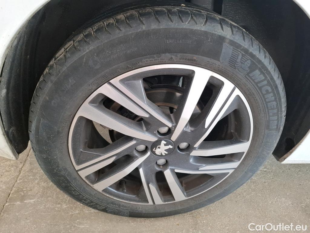  Peugeot  208  Allure Business 1.2 PureTech 100CV BVM6 E6d #5