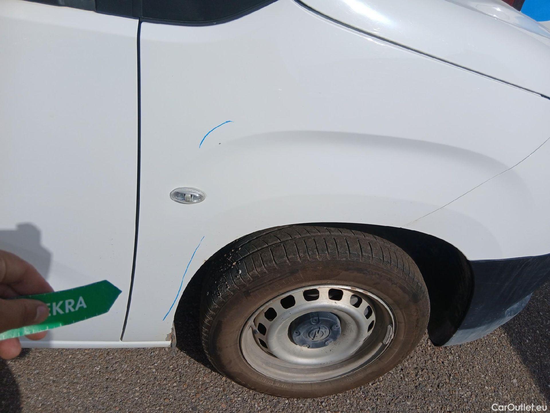  Opel  Combo OPEL  / 2018 / 3P / furgón derivado de turismo 1.5 TD 75kW (100CV) Express L H1 650kg (AC) #23