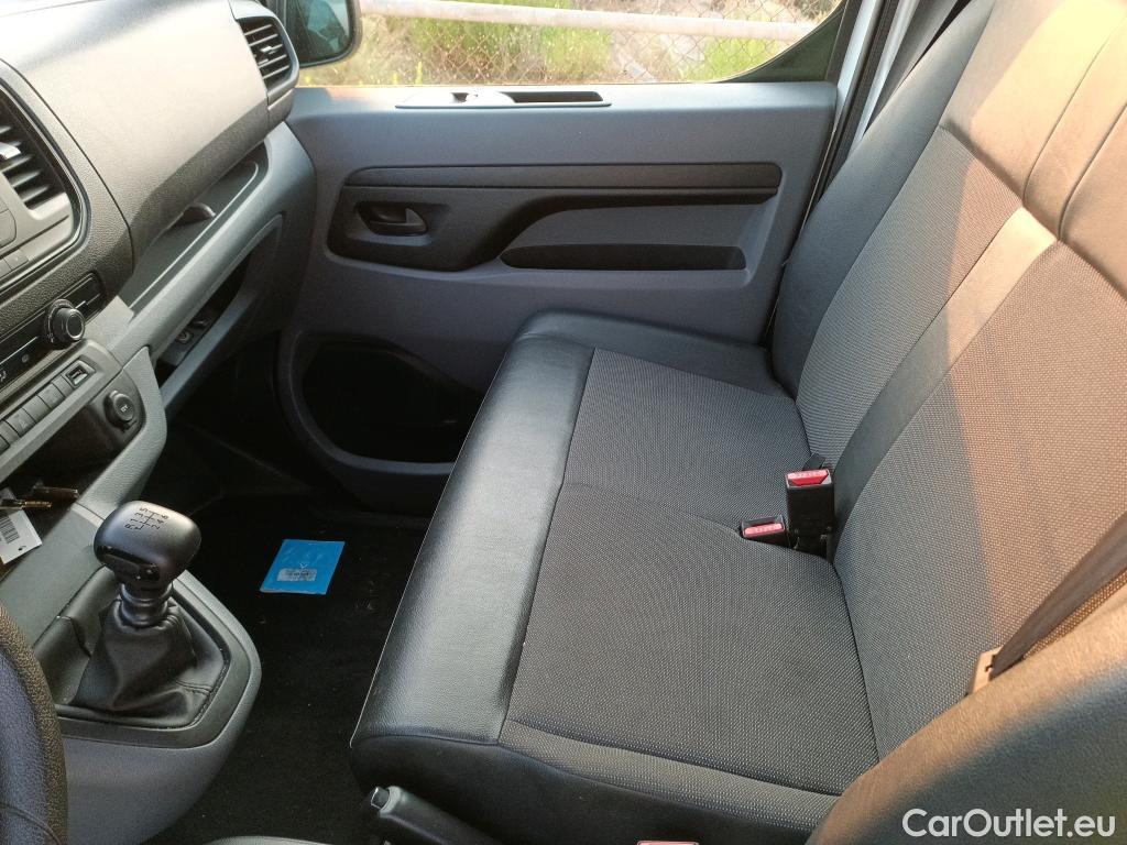  Opel  Vivaro OPEL  / 2019 / 4P / furgón 1.5 Diésel 74kW (100CV) M Std Express #17