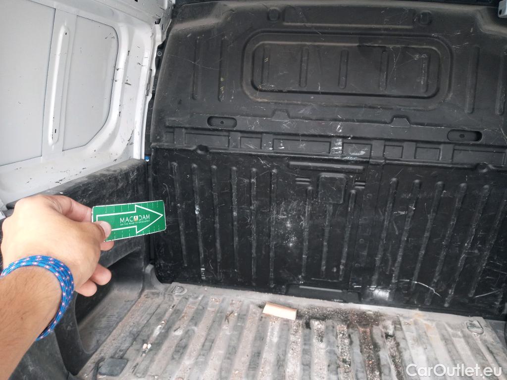  Citroen  Berlingo CITROEN  / 2018 / 3P / furgón derivado de turismo Talla M BlueHDi 100 CONTROL #17
