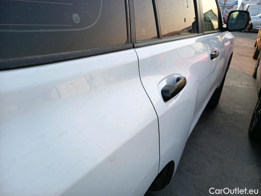  Toyota  Land Cruiser TOYOTA  / 2017 / 5P / todoterreno comercial 2.8 D-4D NX 2 Plazas #2