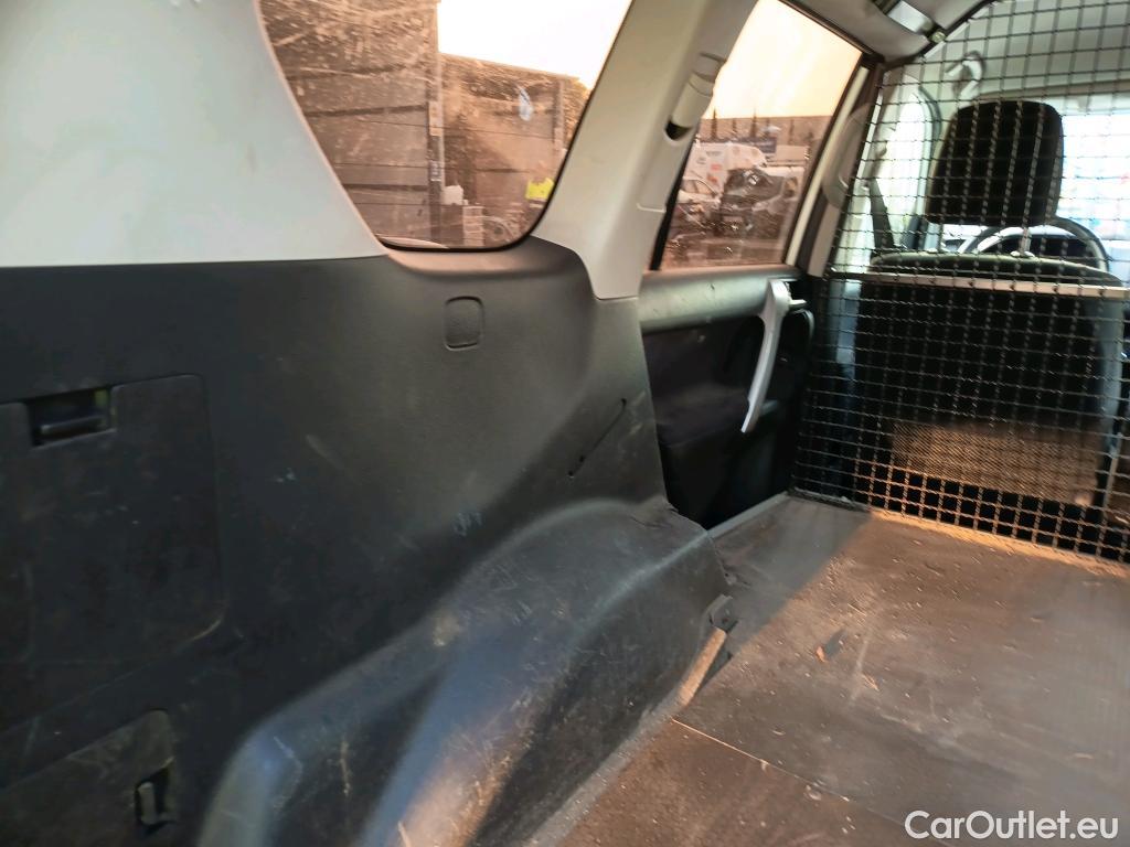  Toyota  Land Cruiser TOYOTA  / 2017 / 5P / todoterreno comercial 2.8 D-4D NX 2 Plazas #32