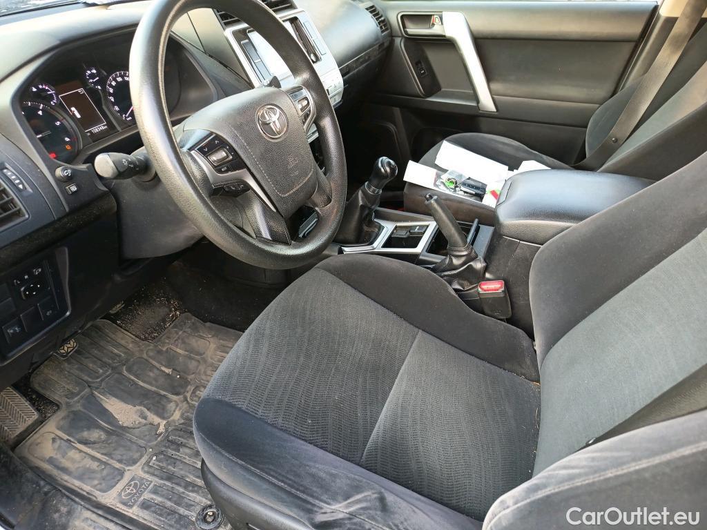  Toyota  Land Cruiser TOYOTA  / 2017 / 5P / todoterreno comercial 2.8 D-4D NX 2 Plazas #10
