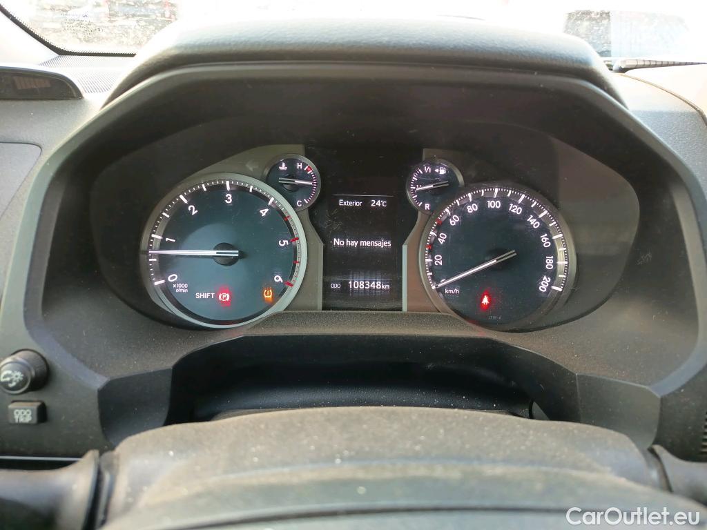  Toyota  Land Cruiser TOYOTA  / 2017 / 5P / todoterreno comercial 2.8 D-4D NX 2 Plazas #44