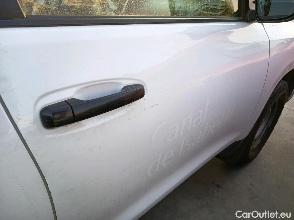  Toyota  Land Cruiser TOYOTA  / 2017 / 5P / todoterreno comercial 2.8 D-4D NX 2 Plazas #6