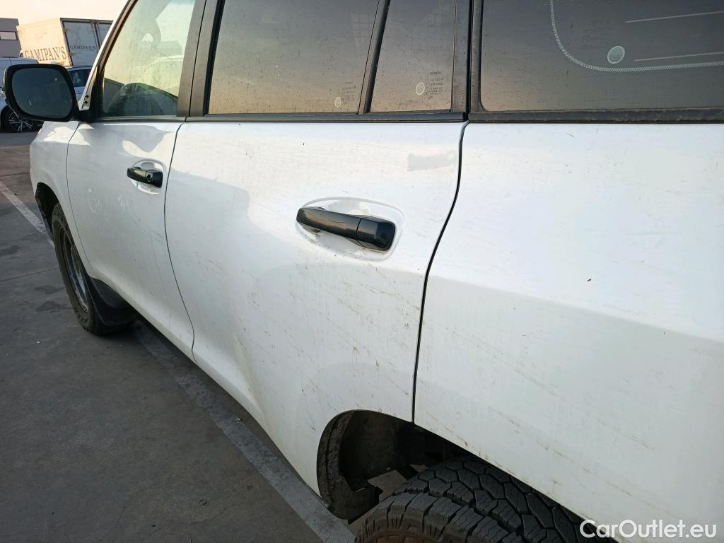  Toyota  Land Cruiser TOYOTA  / 2017 / 5P / todoterreno comercial 2.8 D-4D NX 2 Plazas #4