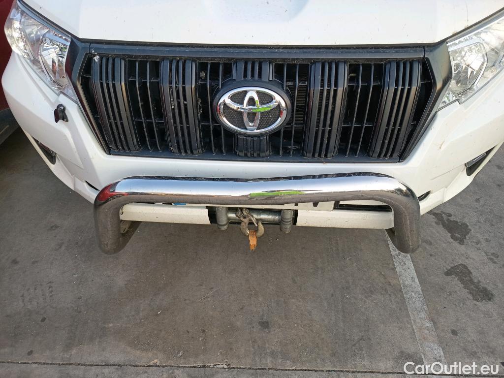  Toyota  Land Cruiser TOYOTA  / 2017 / 5P / todoterreno comercial 2.8 D-4D NX 2 Plazas #36
