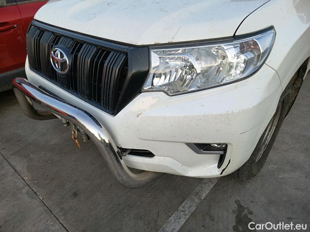  Toyota  Land Cruiser TOYOTA  / 2017 / 5P / todoterreno comercial 2.8 D-4D NX 2 Plazas #27