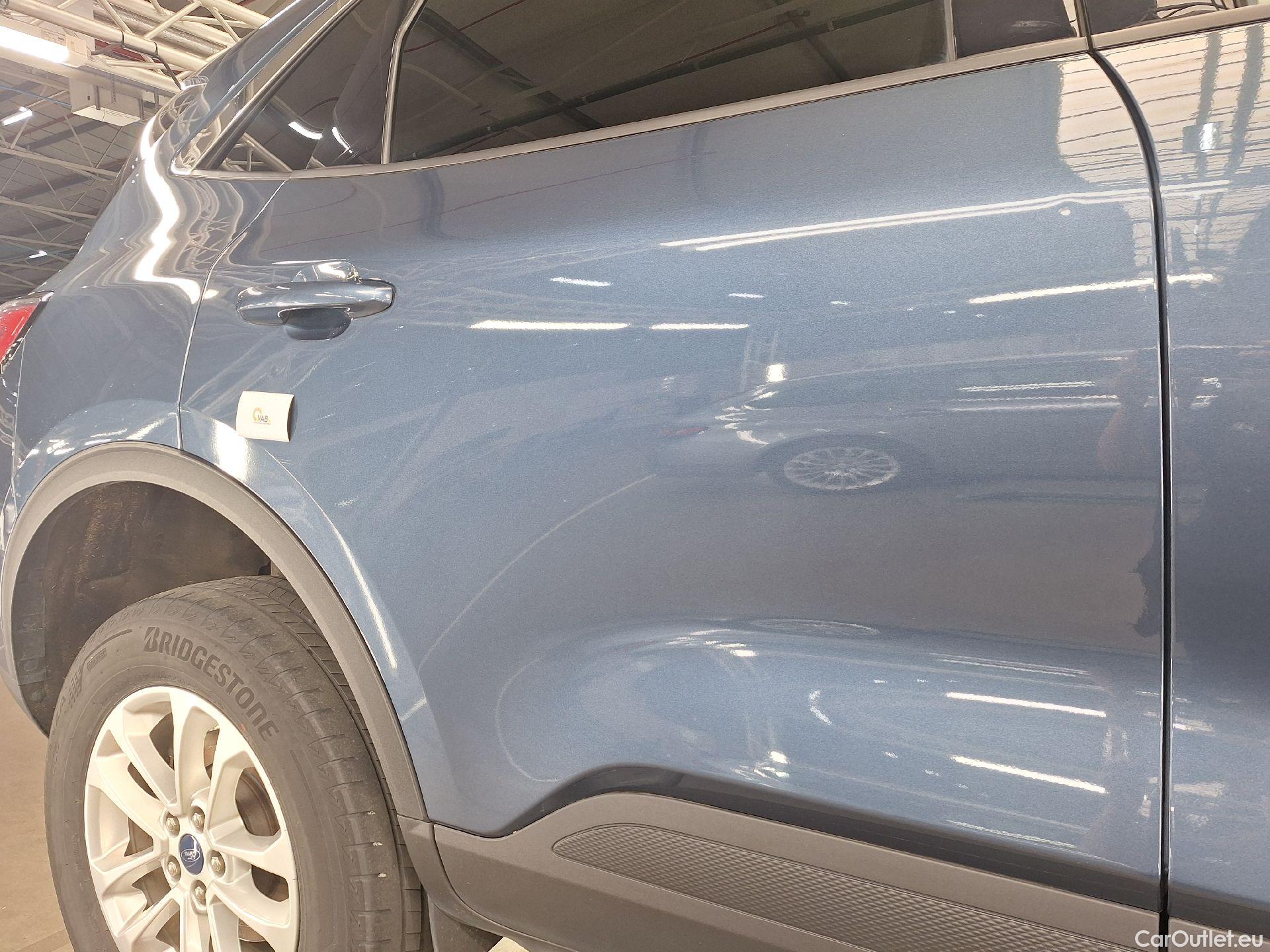  Ford  Kuga Ford,  '19 PHEV, Ford  2.5i PHEV Aut. 165kW Titanium 5d #4