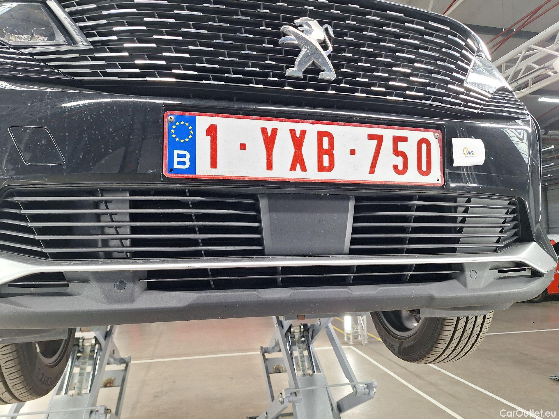  Peugeot  5008 Peugeot,  FL'20, Peugeot  1.5 BlueHDi 96kW S&S EAT8 Allure Pack #39