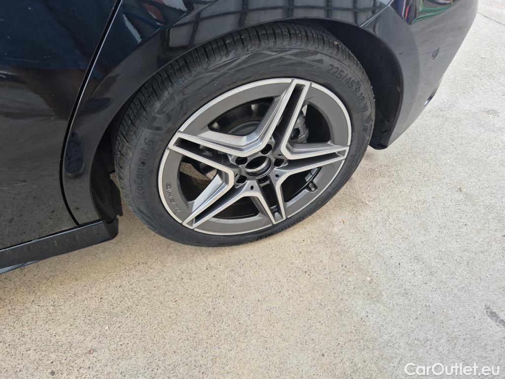  Mercedes  A-Klasse MERCEDES-BENZ Clase A / 2018 / 5P / berlina con portón A 200 d #24