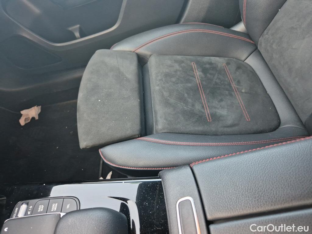  Mercedes  A-Klasse MERCEDES-BENZ Clase A / 2018 / 5P / berlina con portón A 200 d #41