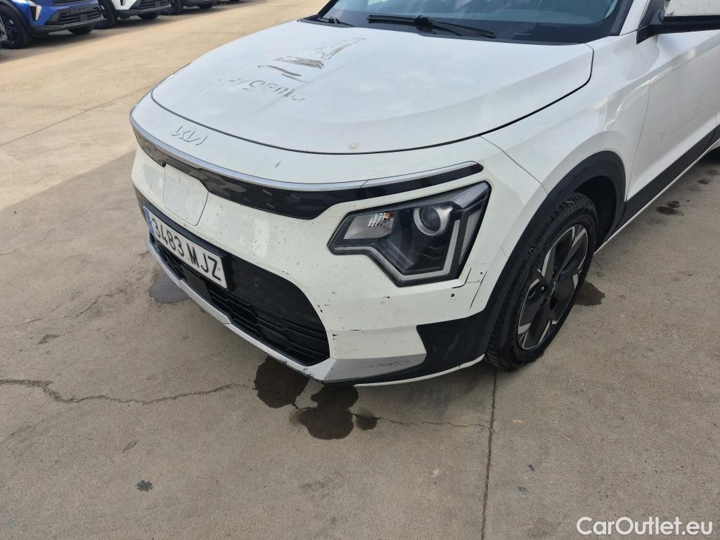  KIA  Niro KIA e- / 2022 / 5P / crossover e- 150kW Concept (Long Range) #24