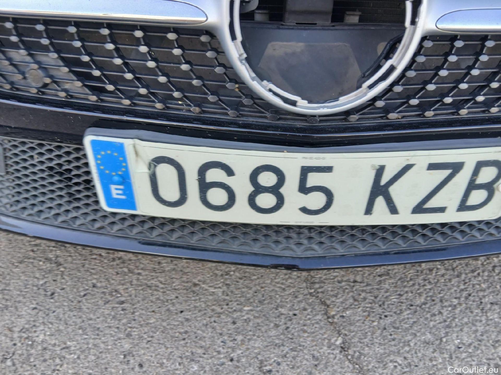  Mercedes  A-Klasse MERCEDES-BENZ Clase A / 2018 / 5P / berlina con portón A 180 d #8