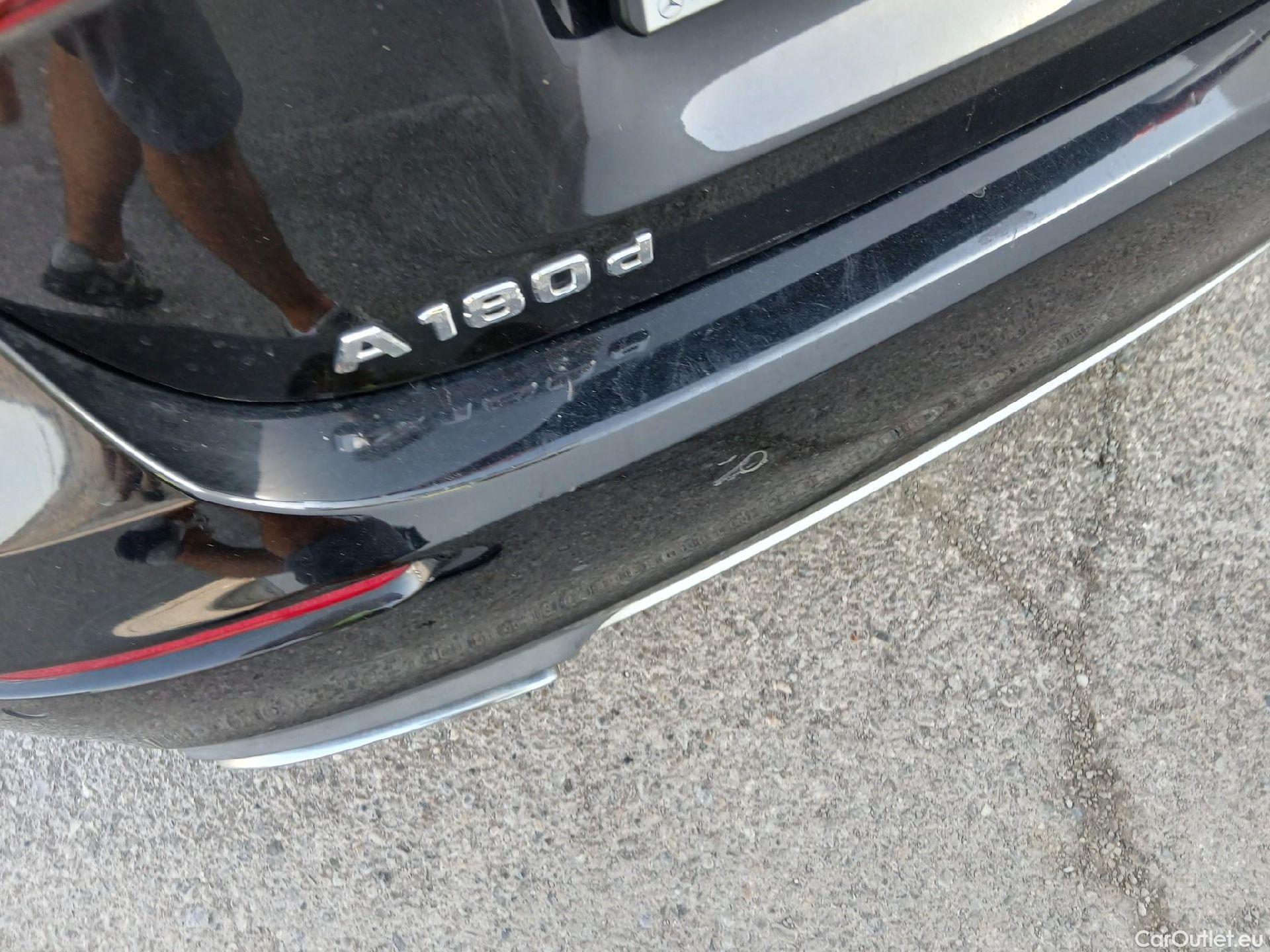  Mercedes  A-Klasse MERCEDES-BENZ Clase A / 2018 / 5P / berlina con portón A 180 d #19