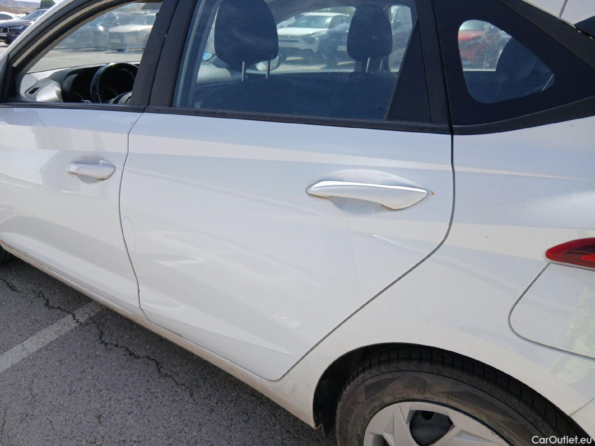  Hyundai  i20 HYUNDAI  / 2020 / 5P / berlina con portón 1.0 TGDI 74kW (100CV) 48V Essence #13