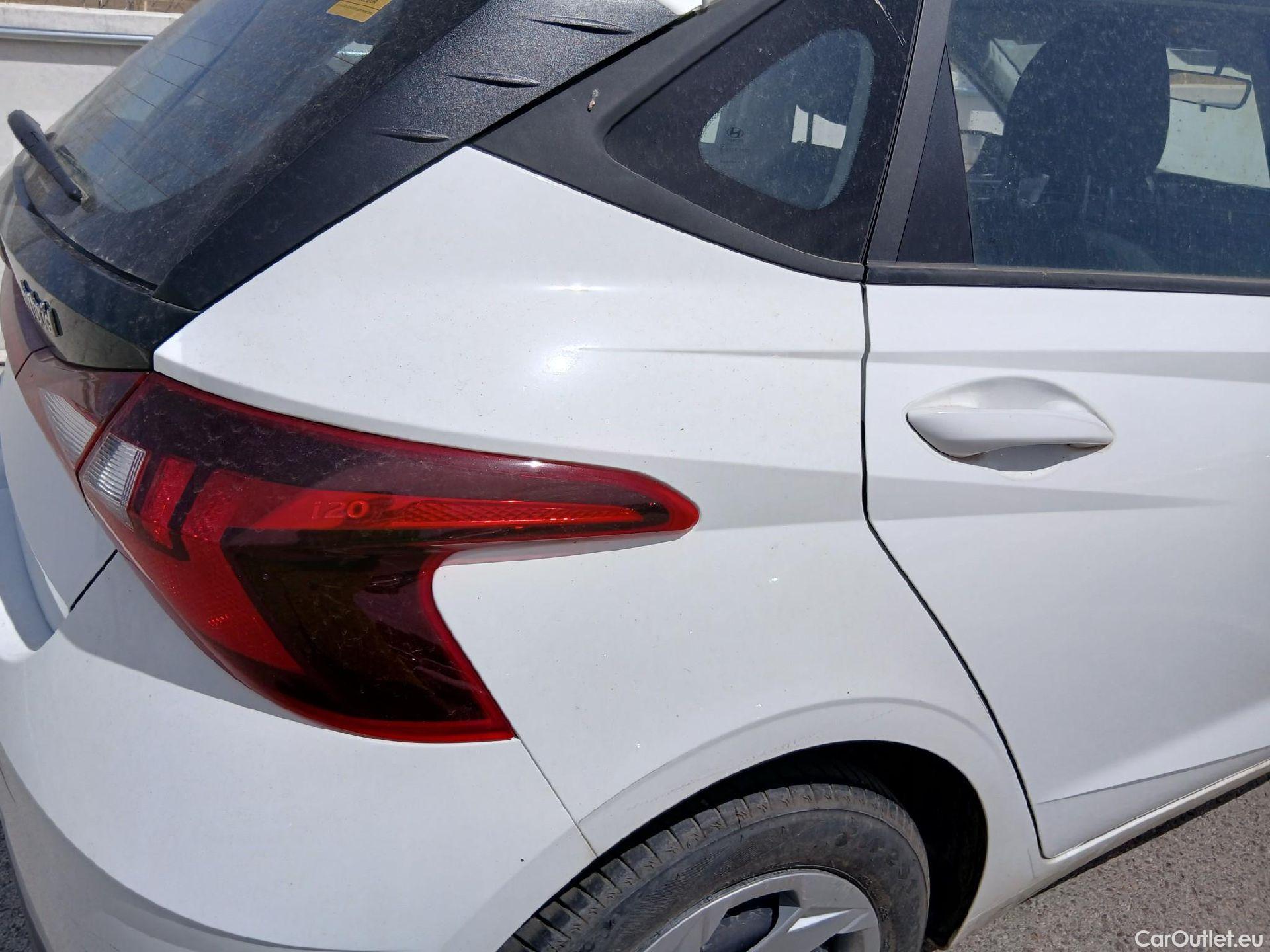  Hyundai  i20 HYUNDAI  / 2020 / 5P / berlina con portón 1.0 TGDI 74kW (100CV) 48V Essence #29