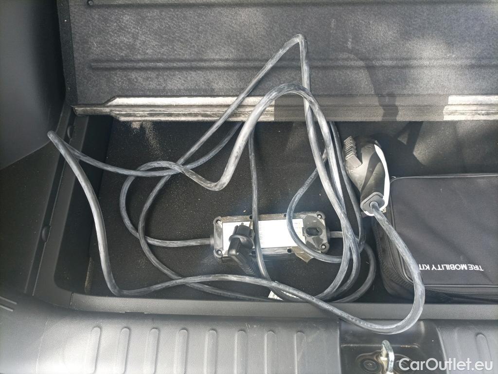  Hyundai   Ioniq HYUNDAI 5 / 2021 / 5P / todoterreno 58KWH Light RWD #2