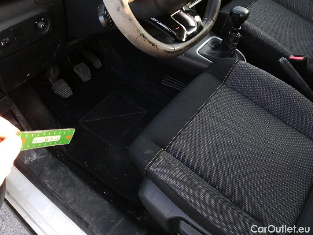  Citroen  C3 CITROEN  / 2020 / 5P / berlina con portón PureTech 81KW (110CV) S&S Feel Pack (AC2) #15