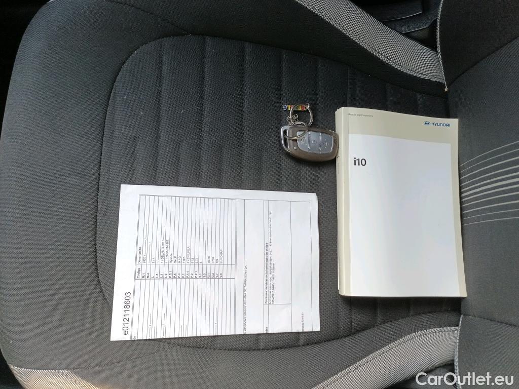  Hyundai  i10 HYUNDAI  / 2020 / 5P / berlina con portón 1.2 Tecno 2C #12