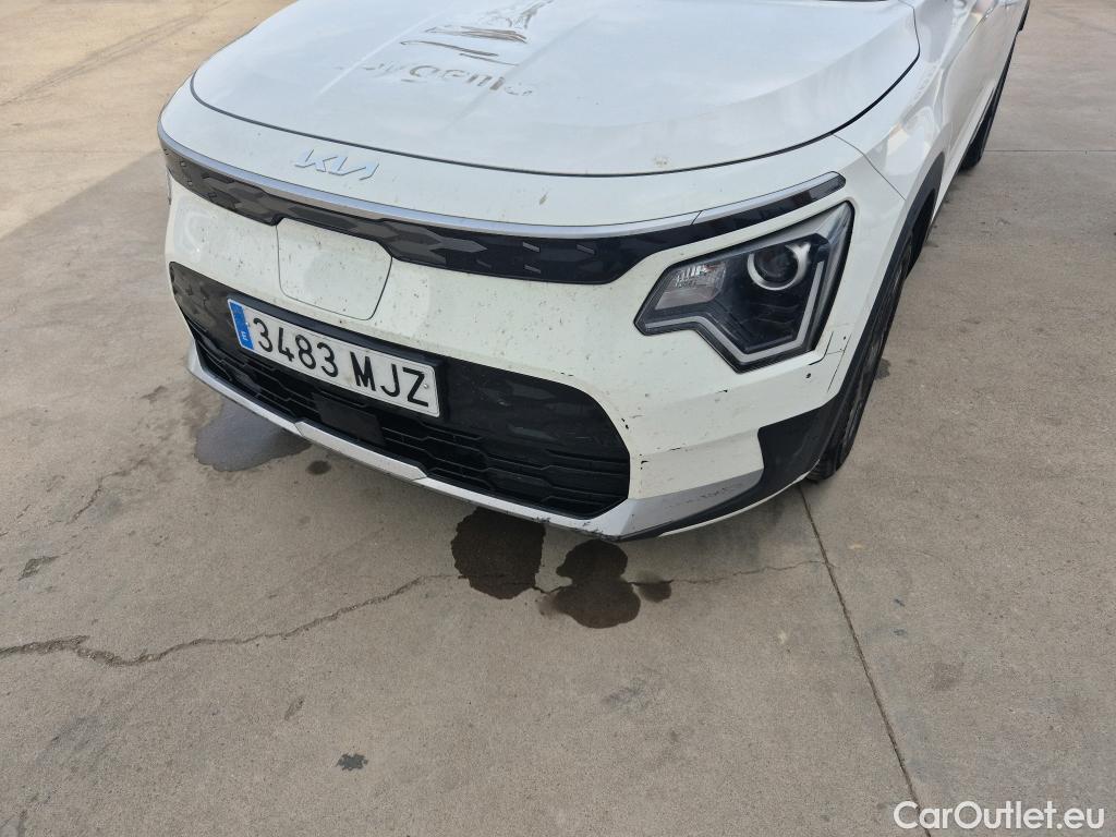  KIA  Niro KIA e- / 2022 / 5P / crossover e- 150kW Concept (Long Range) #32