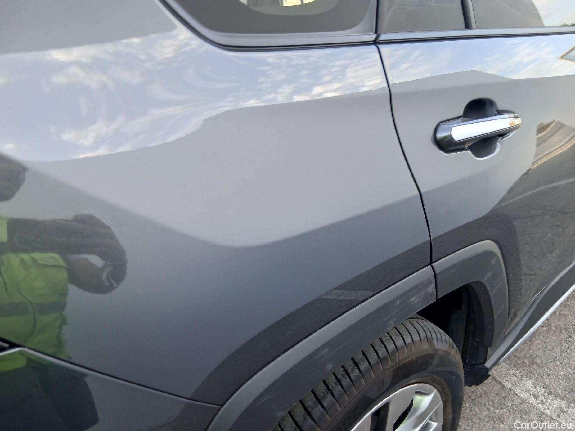  Toyota  RAV4 TOYOTA  / 2018 / 5P / todoterreno 2.5l 220H Luxury #28