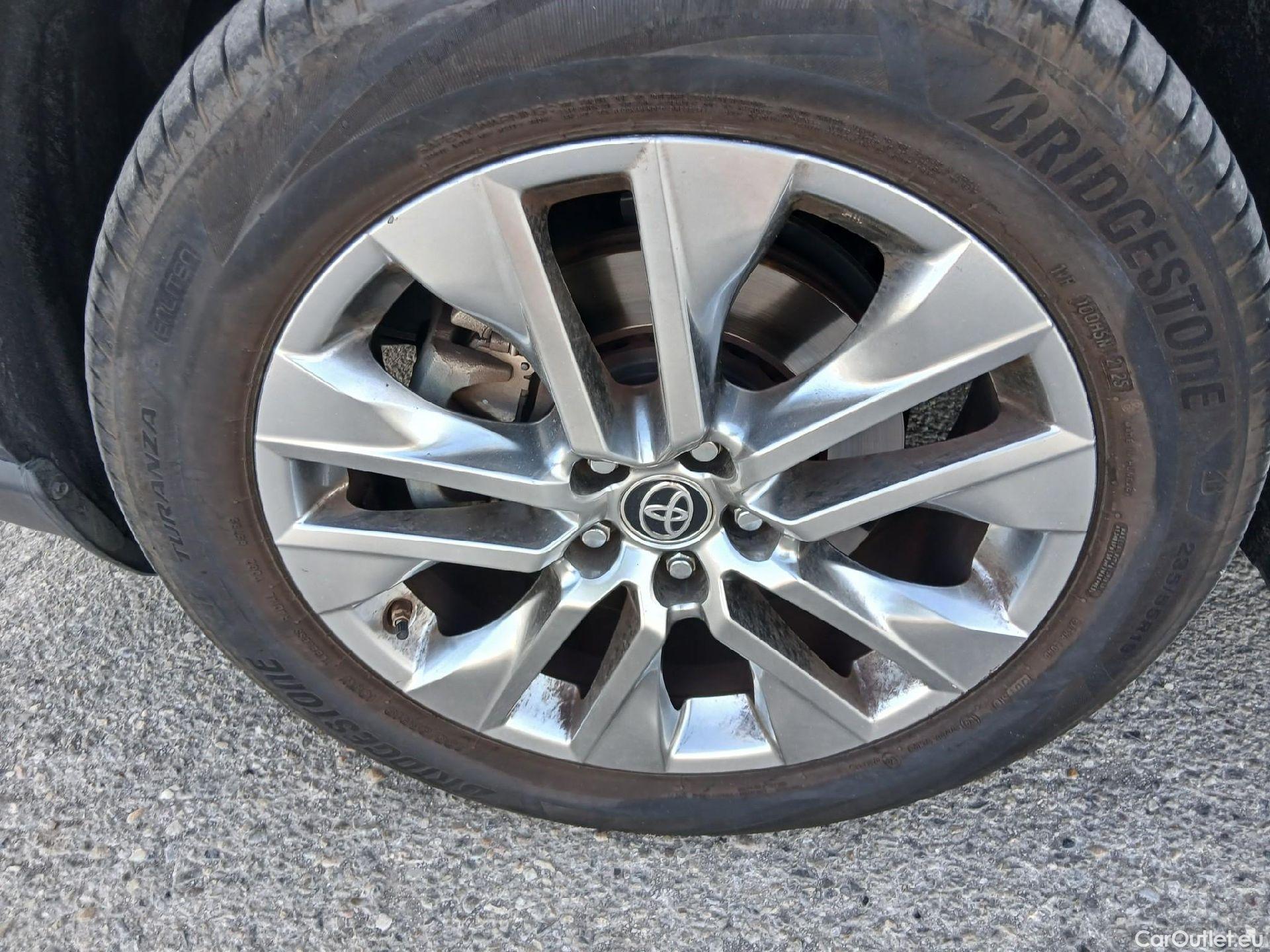  Toyota  RAV4 TOYOTA  / 2018 / 5P / todoterreno 2.5l 220H Luxury #5