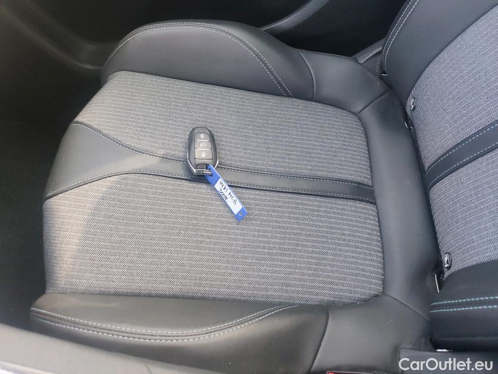  Peugeot  3008 PEUGEOT  / 2020 / 5P / todoterreno 1.5 BlueHDi 96kW S&S Allure Pack EAT8 #1