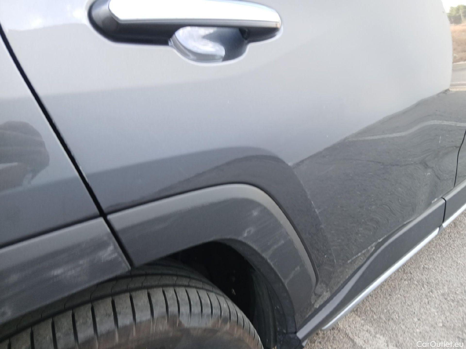  Toyota  RAV4 TOYOTA  / 2018 / 5P / todoterreno 2.5l 220H Luxury #29