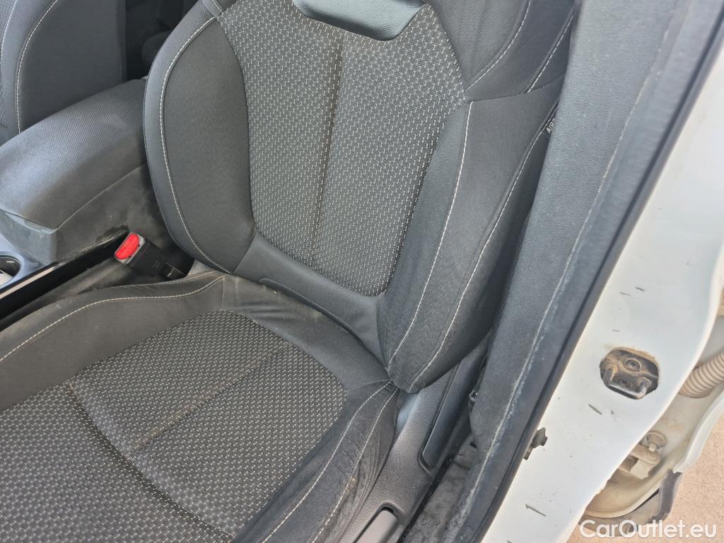  Renault  Kadjar RENAULT  5p 1G berlina con portón Tech Road Energy dCi 96kW (130CV) 4x4 #8
