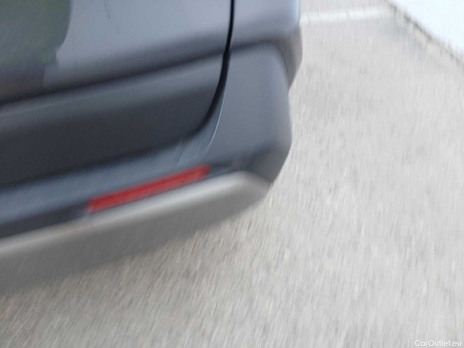  Toyota  RAV4 TOYOTA  / 2018 / 5P / todoterreno 2.5l 220H Luxury #23
