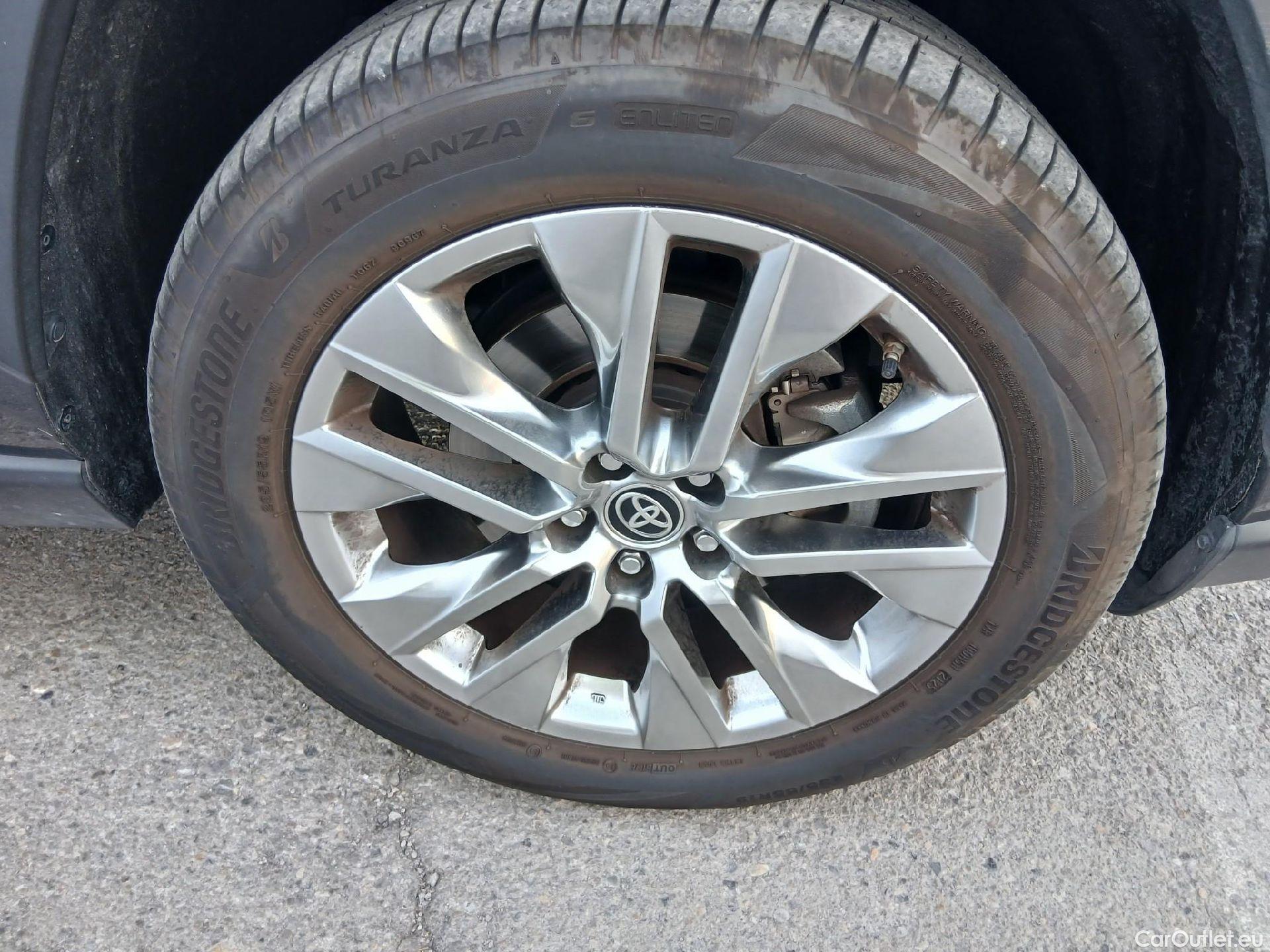  Toyota  RAV4 TOYOTA  / 2018 / 5P / todoterreno 2.5l 220H Luxury #44