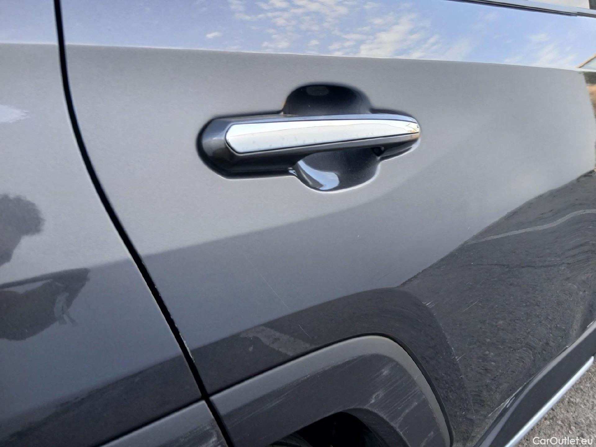  Toyota  RAV4 TOYOTA  / 2018 / 5P / todoterreno 2.5l 220H Luxury #34