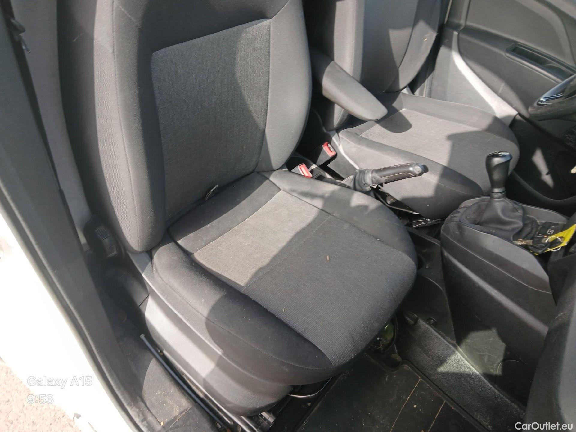  Fiat  Doblo FIAT Doblò Cargo/2015/4P/furgón derivado de turismo Cargo SX 1.3 Mjet 70 kW (95 CV) #9