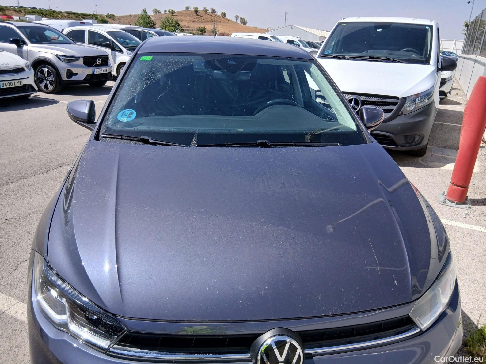  Volkswagen  Polo VOLKSWAGEN  / 2021 / 5P / berlina con portón Life 1.0 TSI 70kW (95CV) #3