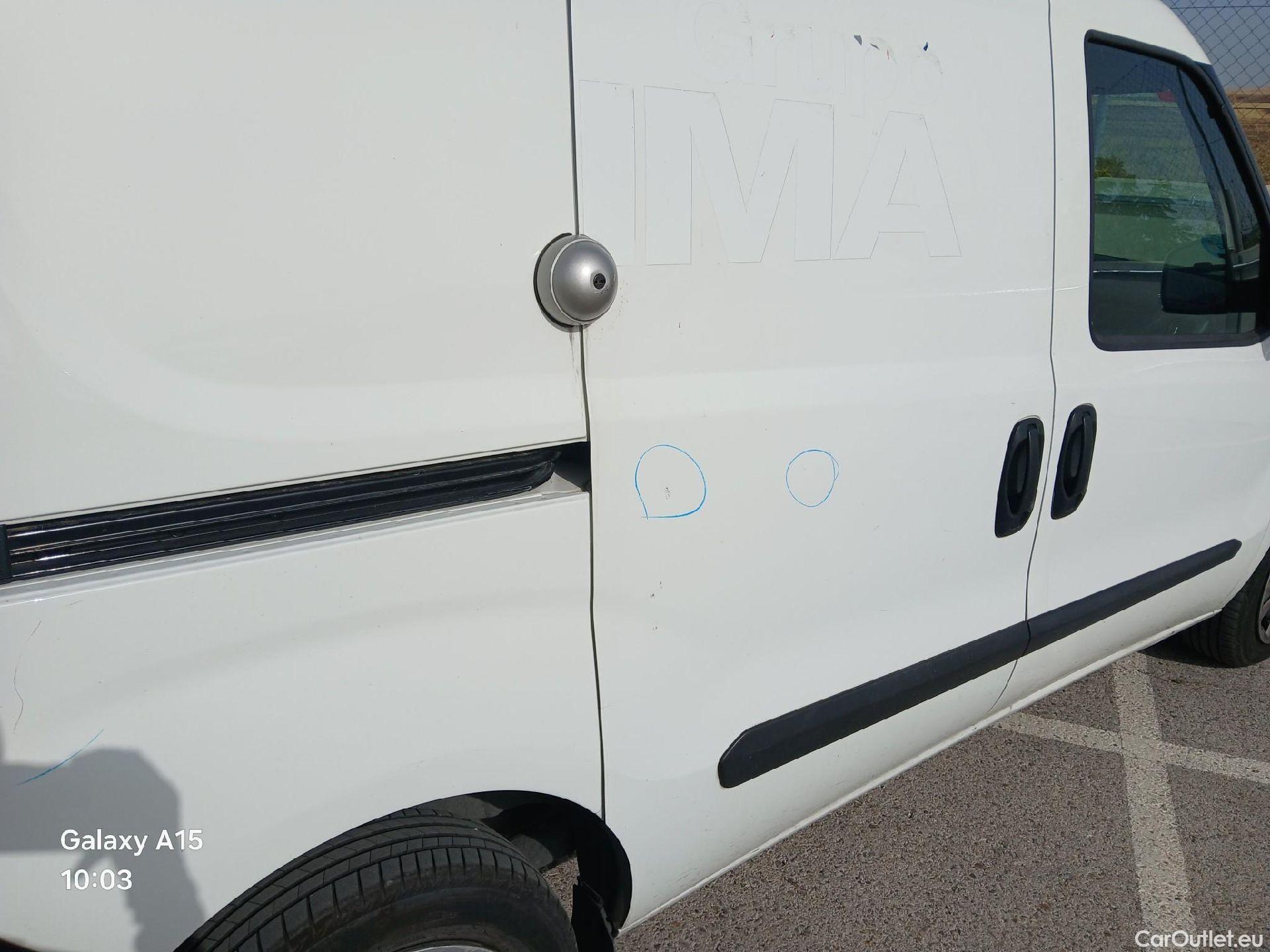  Fiat  Doblo FIAT Doblò Cargo/2015/4P/furgón derivado de turismo Cargo SX 1.3 Mjet 70 kW (95 CV) #34