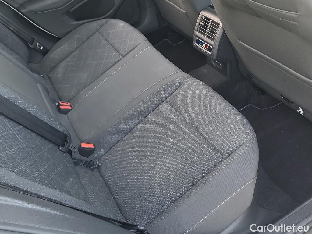  Volkswagen  Golf  VOLKSWAGEN / 2020 / 5P / berlina con portón Life 2.0 TDI 85kW (115CV) DSG #12