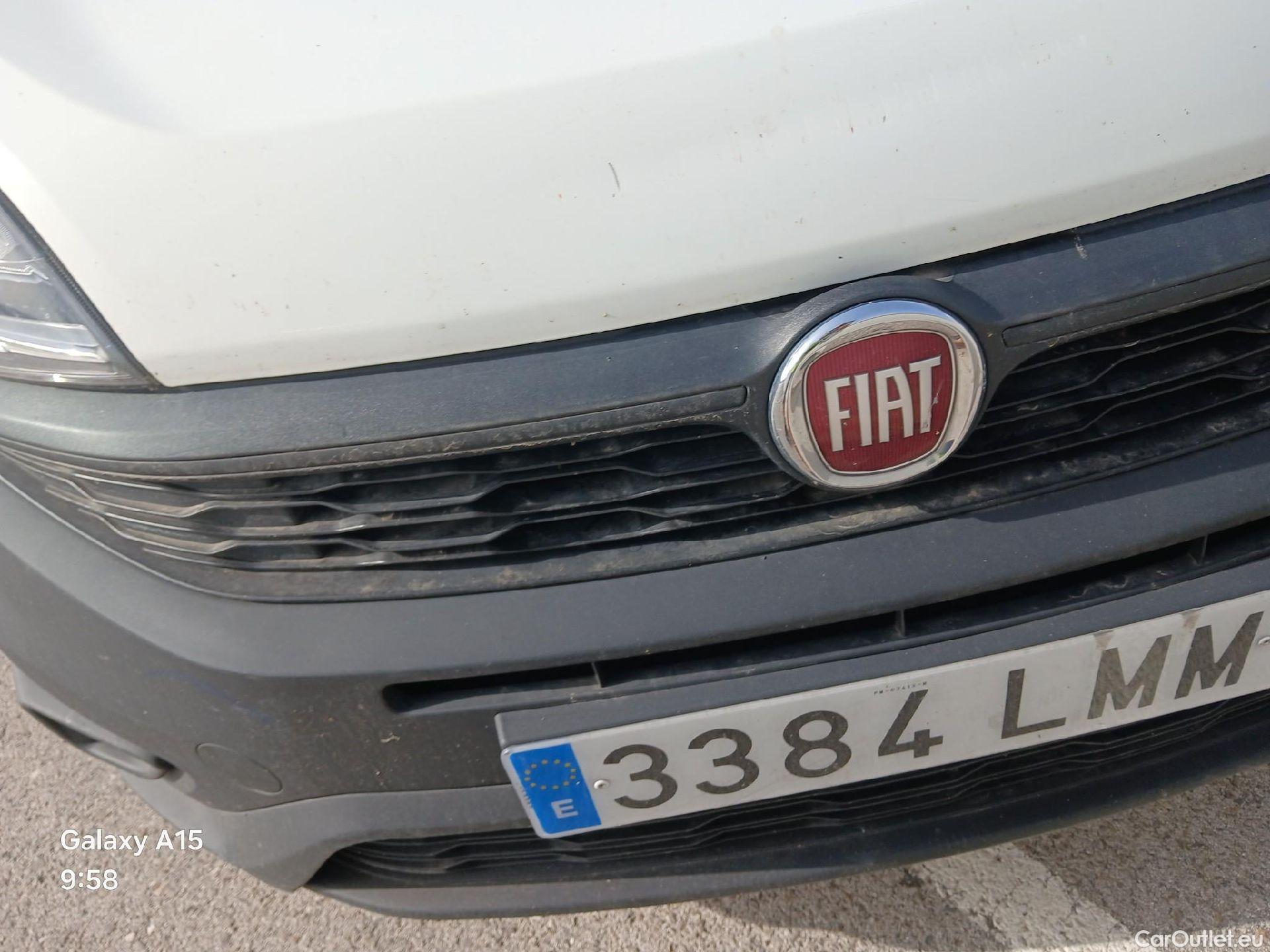  Fiat  Doblo FIAT Doblò Cargo/2015/4P/furgón derivado de turismo Cargo SX 1.3 Mjet 70 kW (95 CV) #18