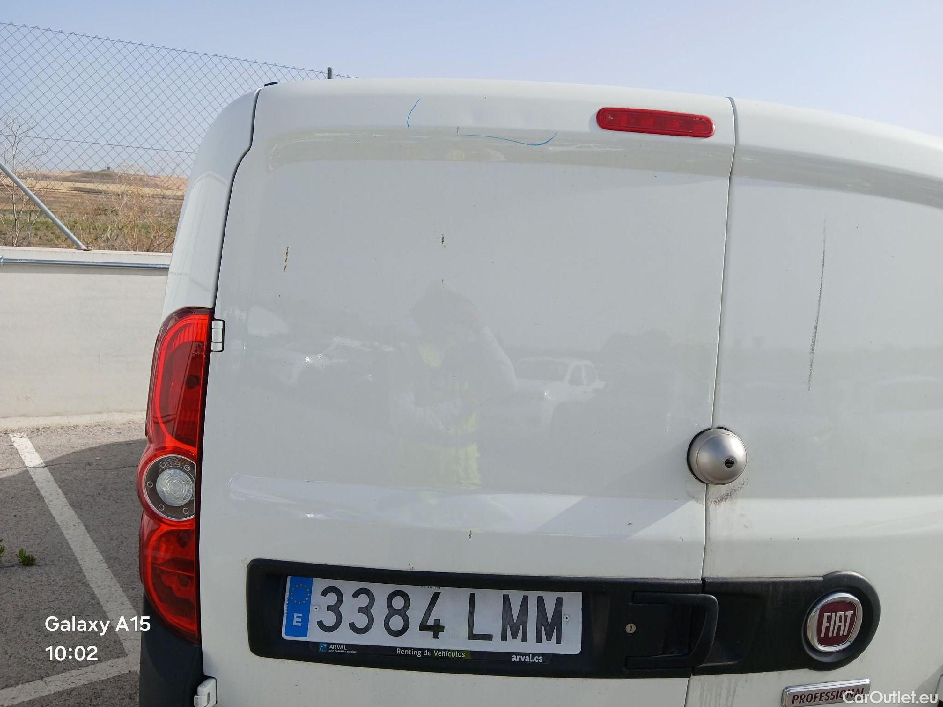  Fiat  Doblo FIAT Doblò Cargo/2015/4P/furgón derivado de turismo Cargo SX 1.3 Mjet 70 kW (95 CV) #31
