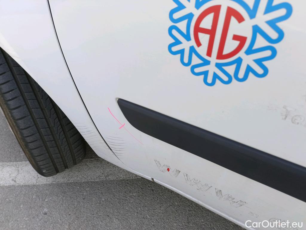  Nissan  NV200 NISSAN NV250 / 2019 / 4P / furgón 2pl 1.5dCi 70 kW (95 CV) L2H1 COMFORT #24