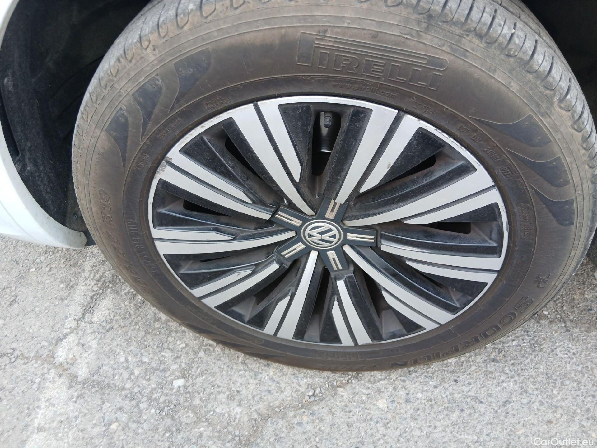  Volkswagen  Touareg VOLKSWAGEN  / 2018 / 5P / todoterreno Premium 3.0 TDI 170kW (231CV) Tip 4Mot #3