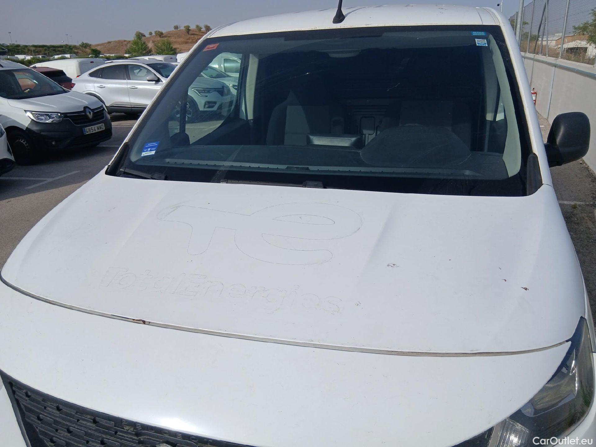  Peugeot  Partner PEUGEOT  / 2018 / 3P / furgón derivado de turismo Pro Standard 600kg BlueHDi 73kW (AC) #2