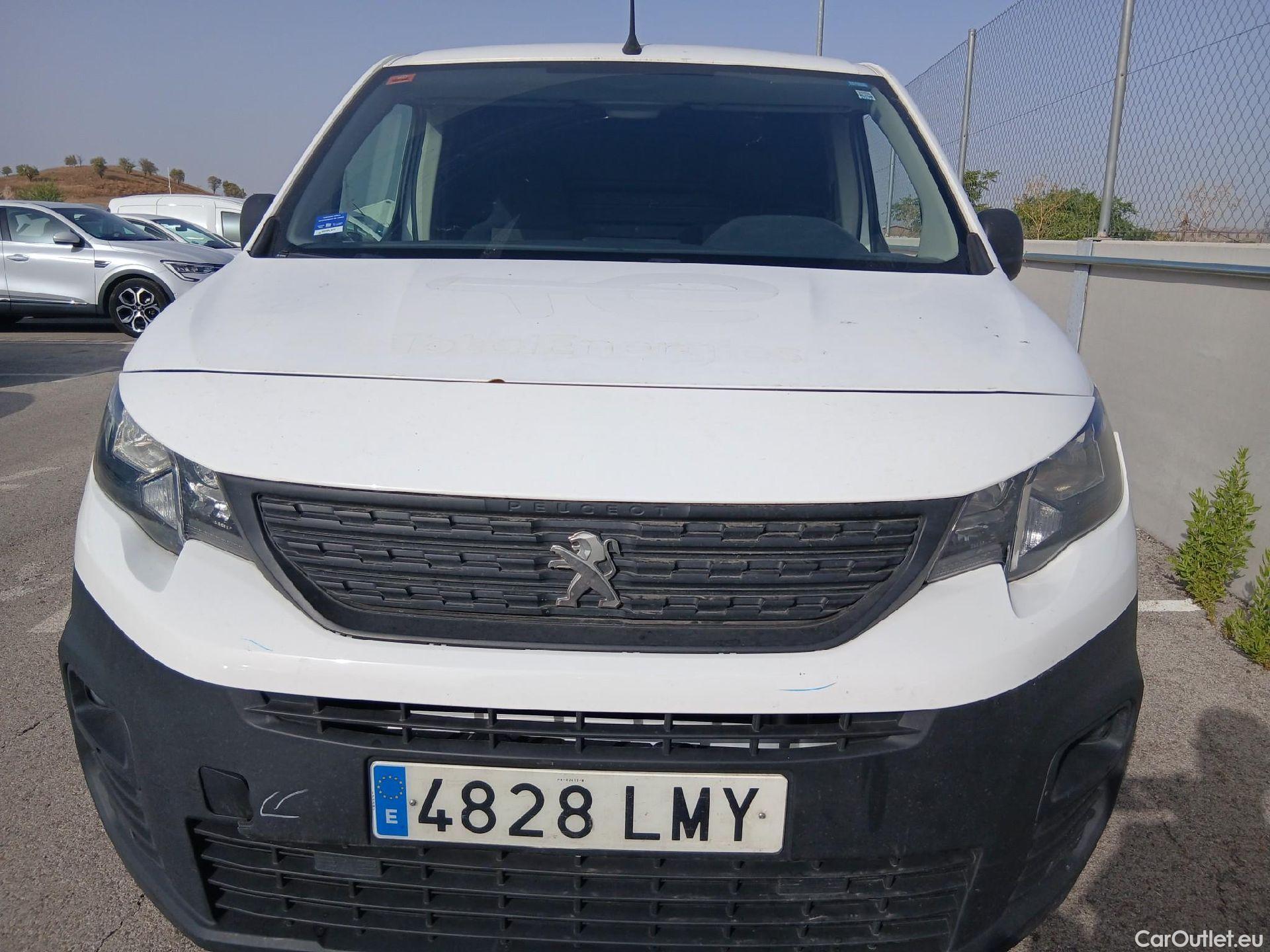  Peugeot  Partner PEUGEOT  / 2018 / 3P / furgón derivado de turismo Pro Standard 600kg BlueHDi 73kW (AC) #4