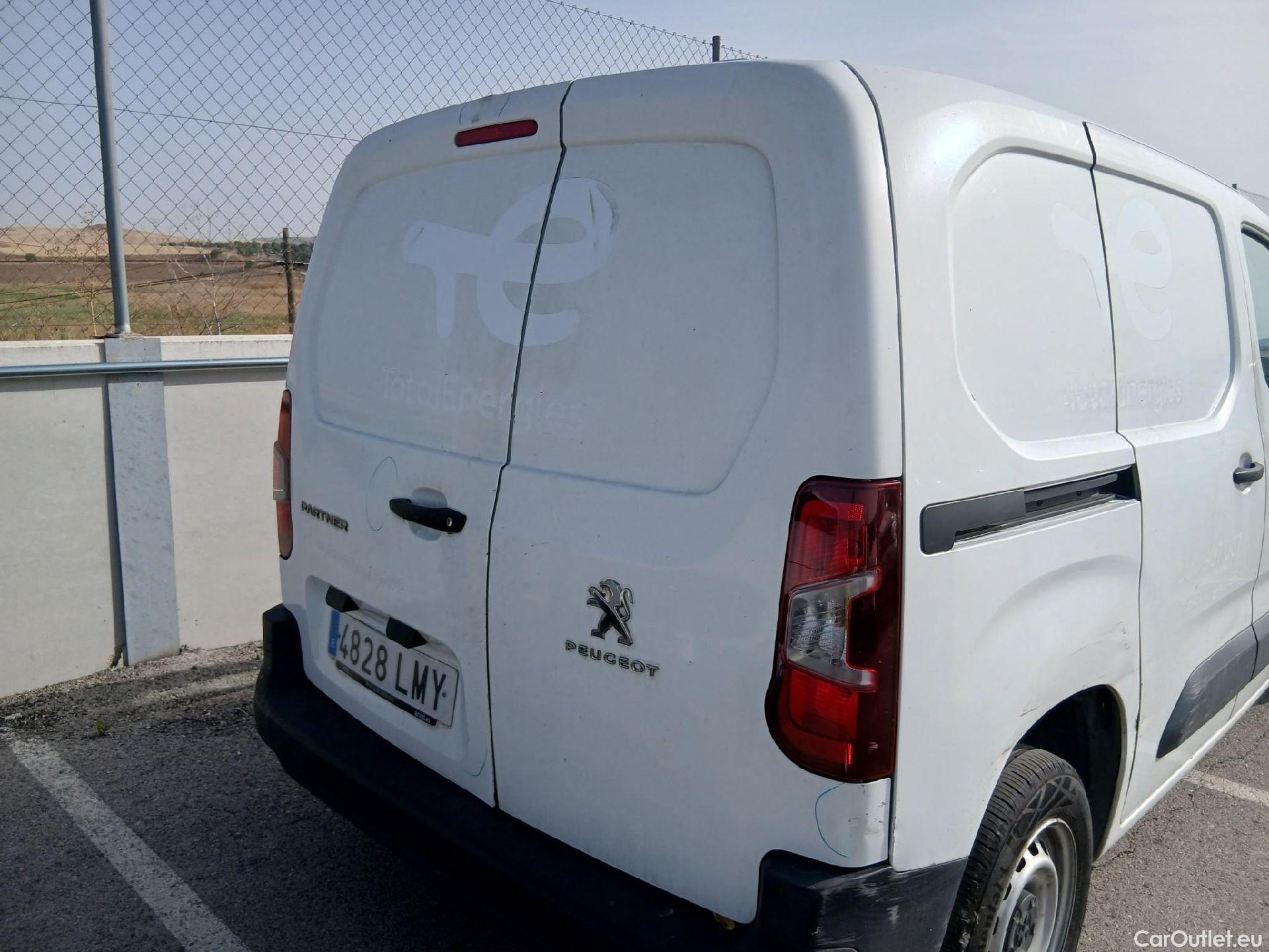  Peugeot  Partner PEUGEOT  / 2018 / 3P / furgón derivado de turismo Pro Standard 600kg BlueHDi 73kW (AC) #21
