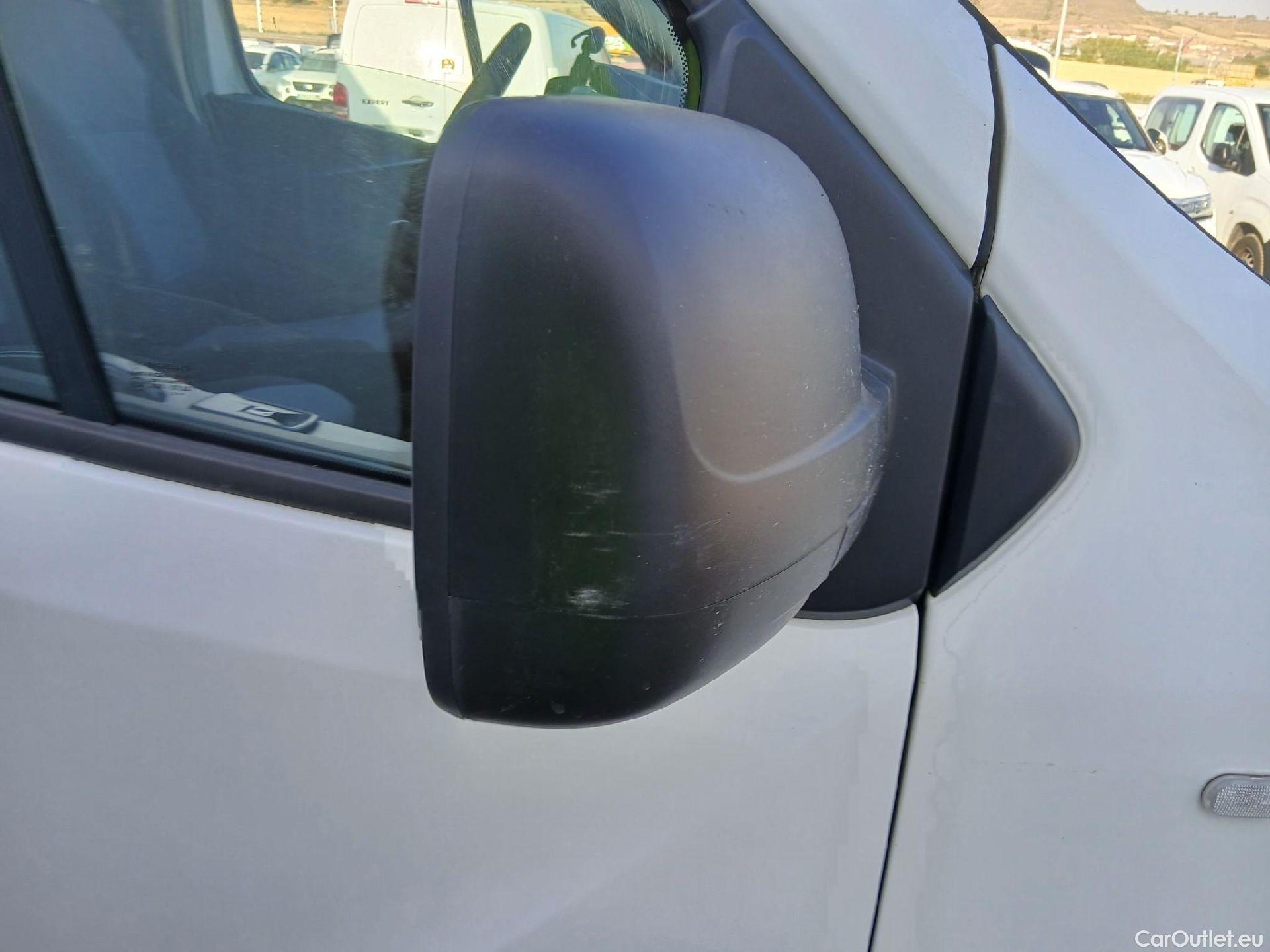  Opel  Vivaro OPEL  / 2014 / 4P / furgón 1.6CDTI 88kW (120CV) Expressio L2H1 2.9t (CX) #24