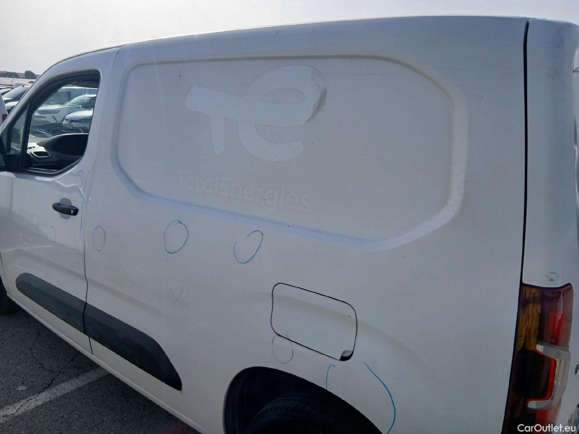  Peugeot  Partner PEUGEOT  / 2018 / 3P / furgón derivado de turismo Pro Standard 600kg BlueHDi 73kW (AC) #14