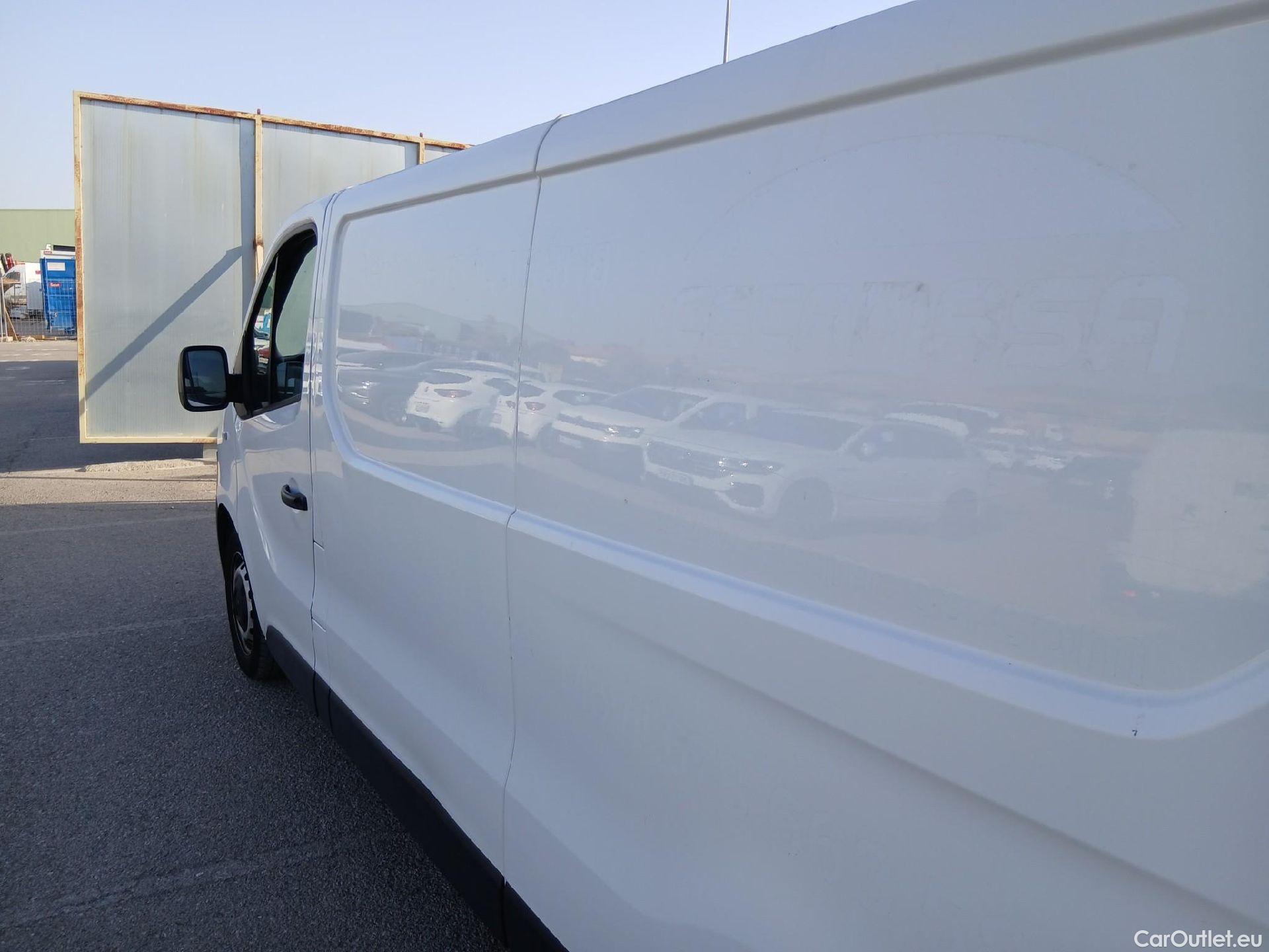  Opel  Vivaro OPEL  / 2014 / 4P / furgón 1.6CDTI 88kW (120CV) Expressio L2H1 2.9t (CX) #9
