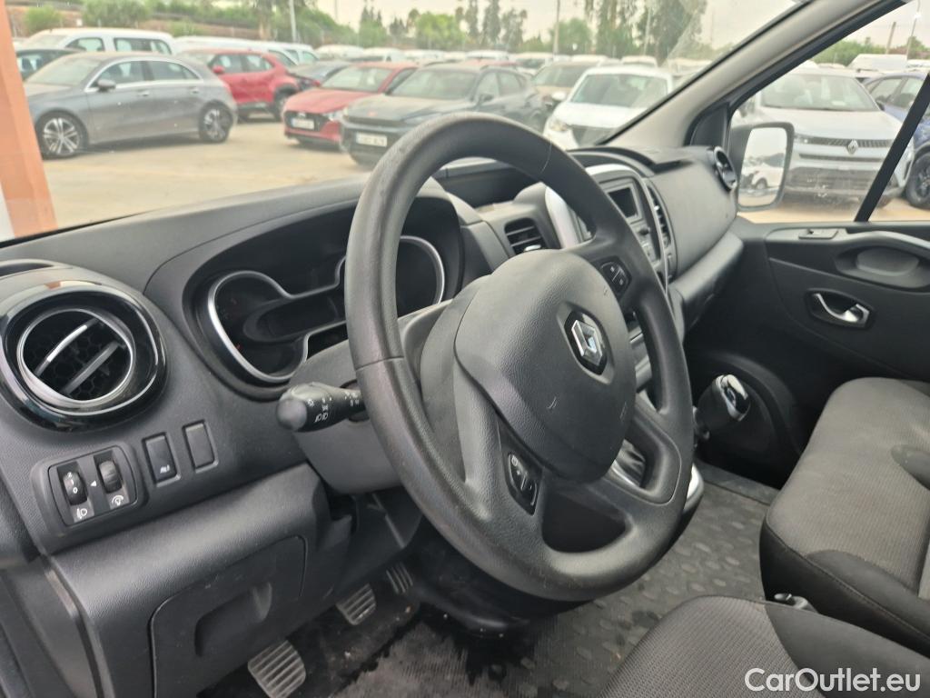  Renault  Trafic RENAULT  / 2019 / 4P / furgón Furgón 27 L1H1 Energy BluedCi 88 kW (AC) #45