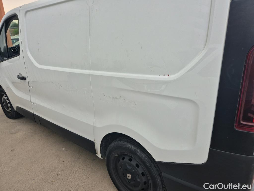  Renault  Trafic RENAULT  / 2019 / 4P / furgón Furgón 27 L1H1 Energy BluedCi 88 kW (AC) #11